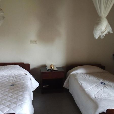 White Horse Inn Kabale Exterior photo