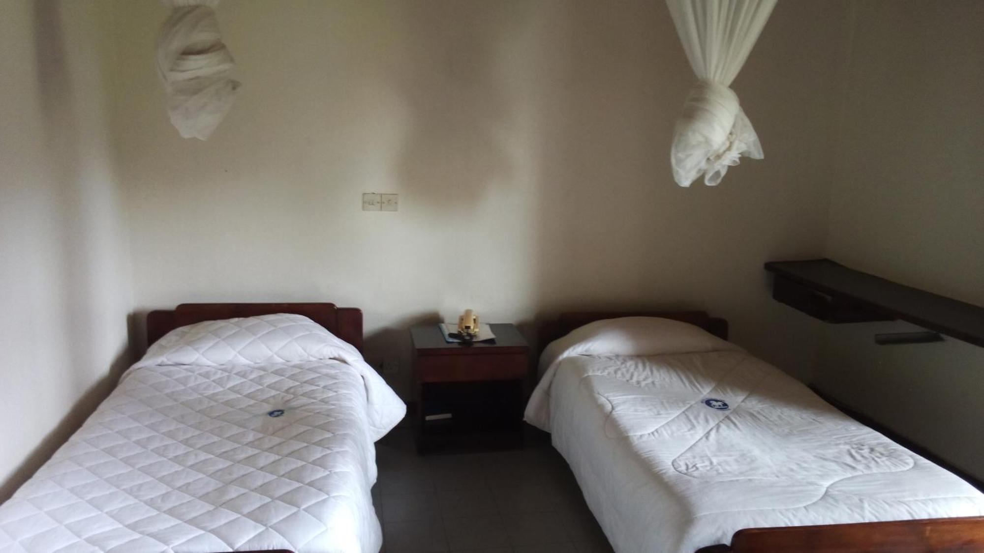 White Horse Inn Kabale Exterior photo
