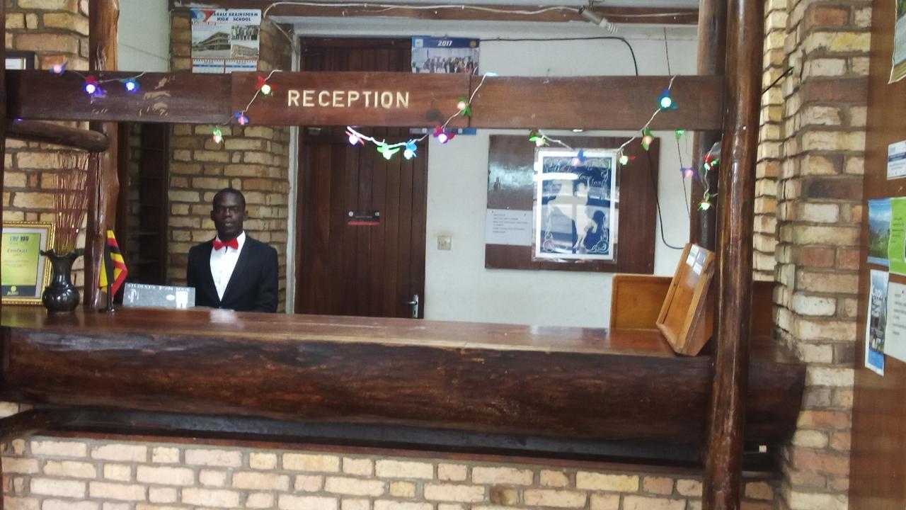 White Horse Inn Kabale Exterior photo